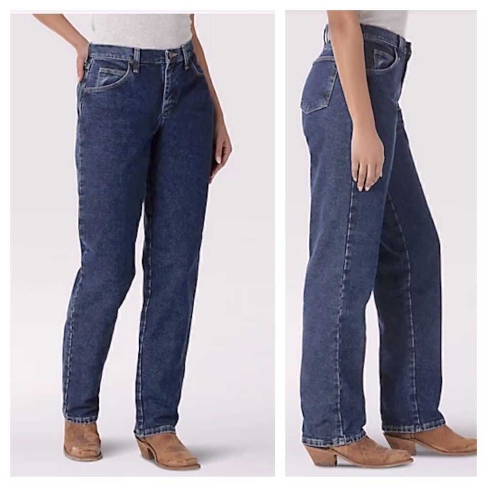 NWT Wrangler Relaxed Comfort Jeans